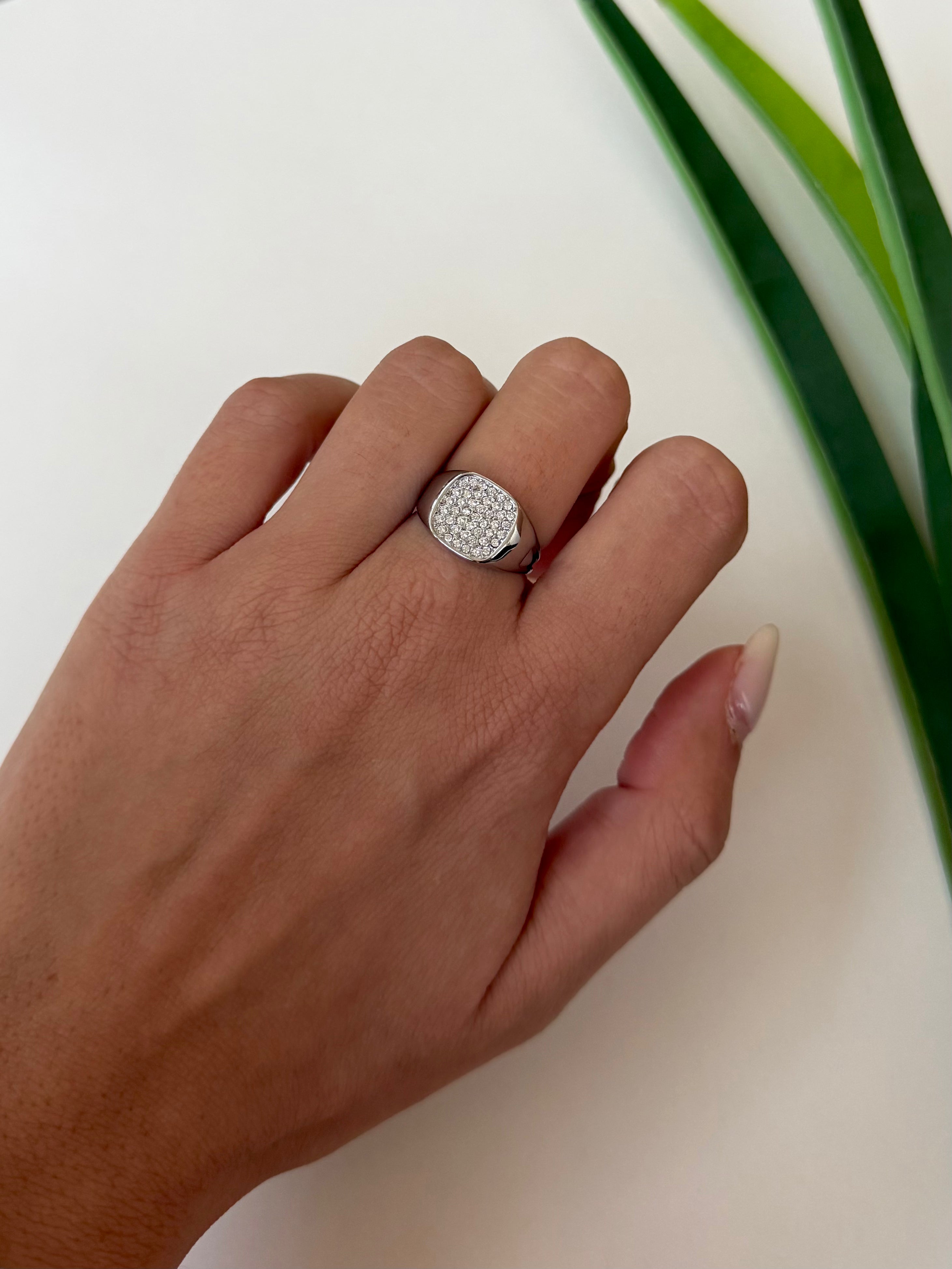 Anello Chevalier Luz Square