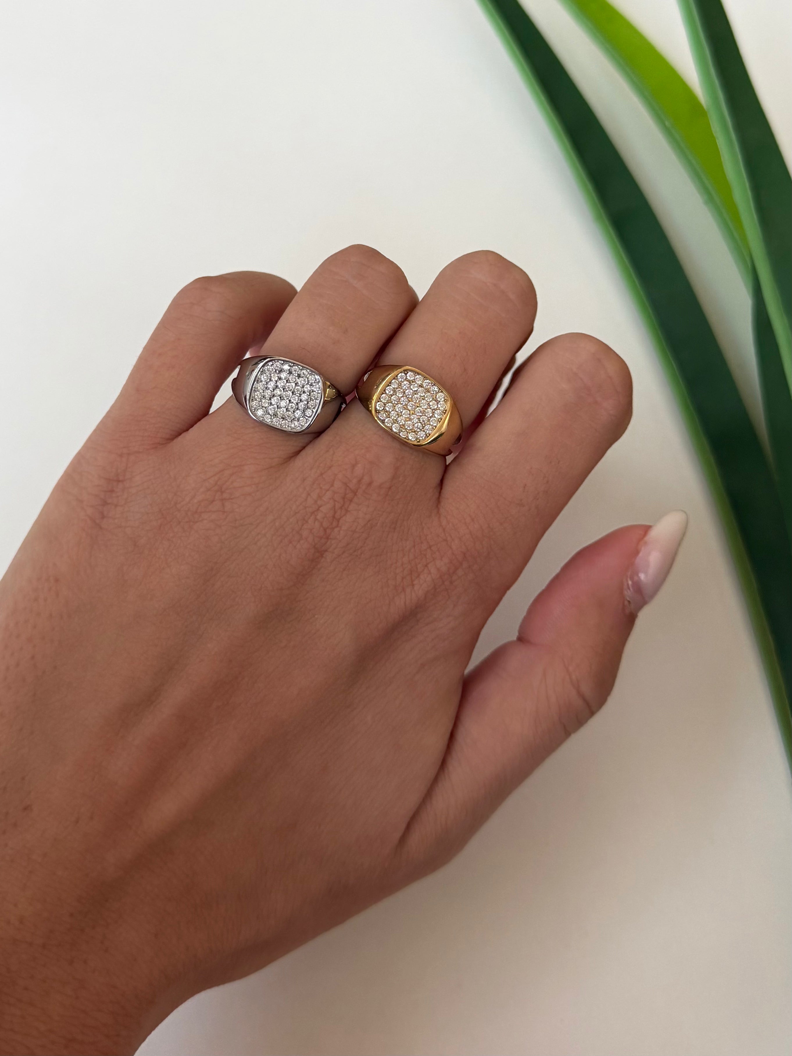 Anello Chevalier Luz Square